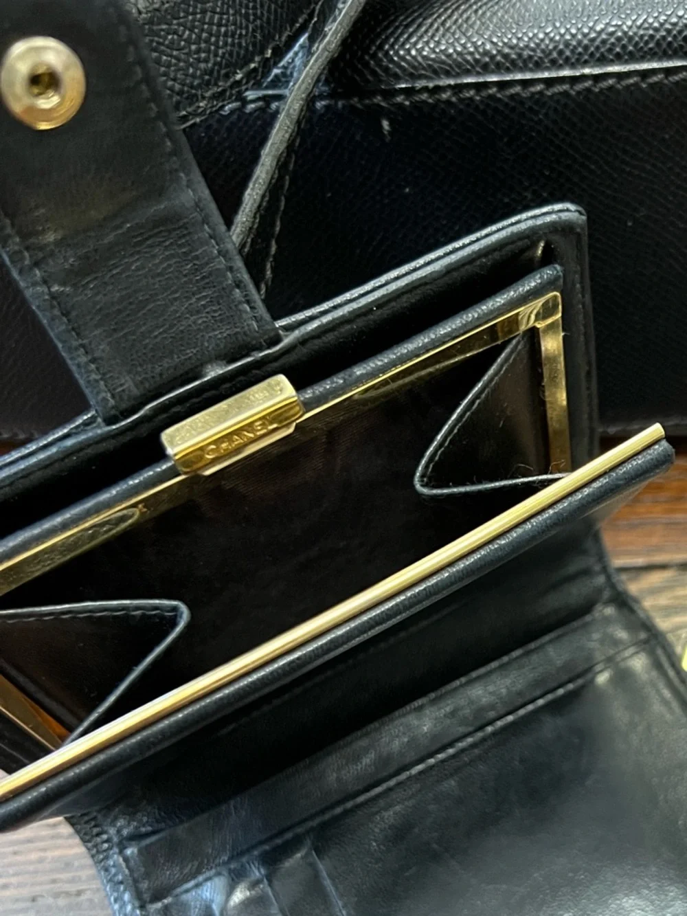 CAVIAR ZIPPER TOTE KELLY CHANEL BAG with Matching Card Holder - Picture 12 of 15